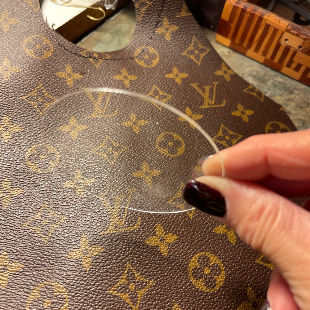 ❤️Make Me An Offer❤️Authentic LV Material - Picture 7 of 12